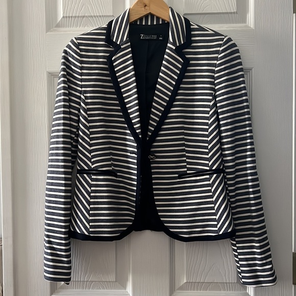 NWOT New York and Company Knit Striped Blazer - Picture 10 of 10